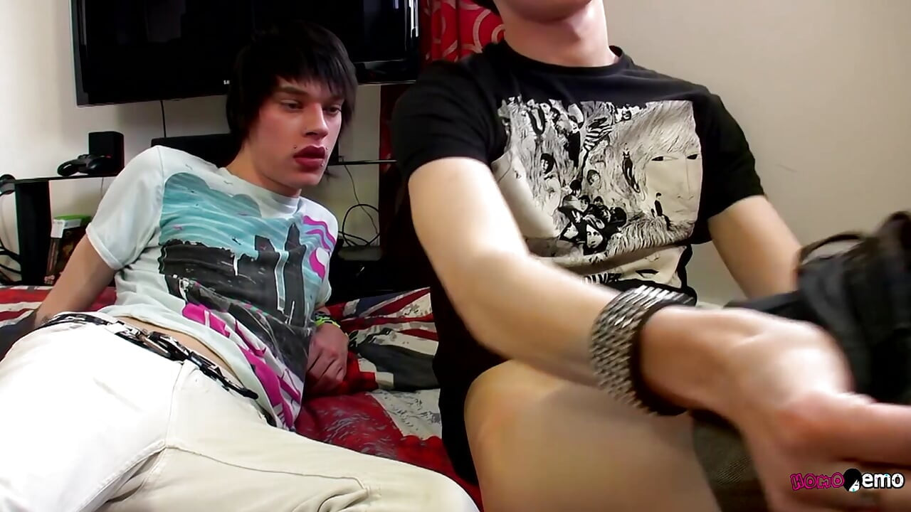 HomoEmo Lewis Romeo Takes Charge Of Kyle Wilkinson In Rough Emo Fuck Session