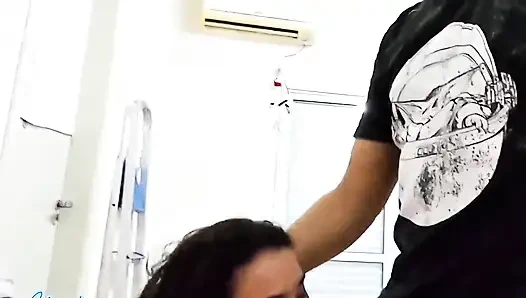 Evli sürtüğün ağzına boşalıyor!