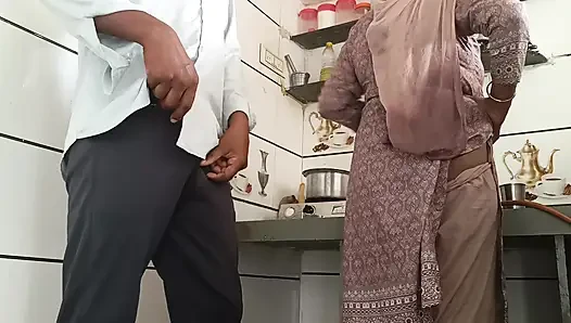 Rasoi mein bhabhi ji ke sath masti
