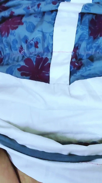 Indijska Desi Bhabi i devar HD Desi bhabi seks sa svojim devarom u svom stanu | Isječak 1