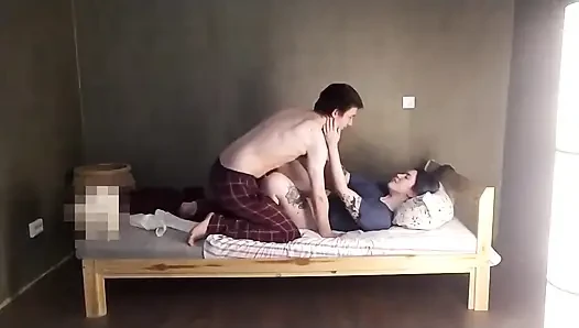 Azgın çift yatağı kırdı