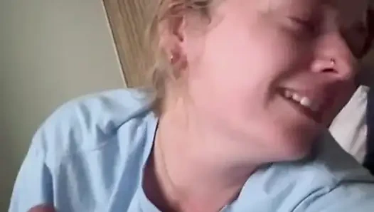 Menggodamu perlahan-lahan membangunmu