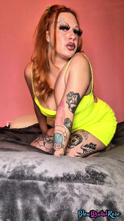 VESPA MANDARINIA - WATCH THE FULL PORN VIDEO ON MY XHAMSTER & FAPHOUSE