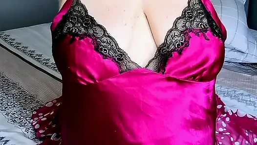Waktu suami lagi nggak di rumah: istri hot selingkuh sama tetangganya sendiri