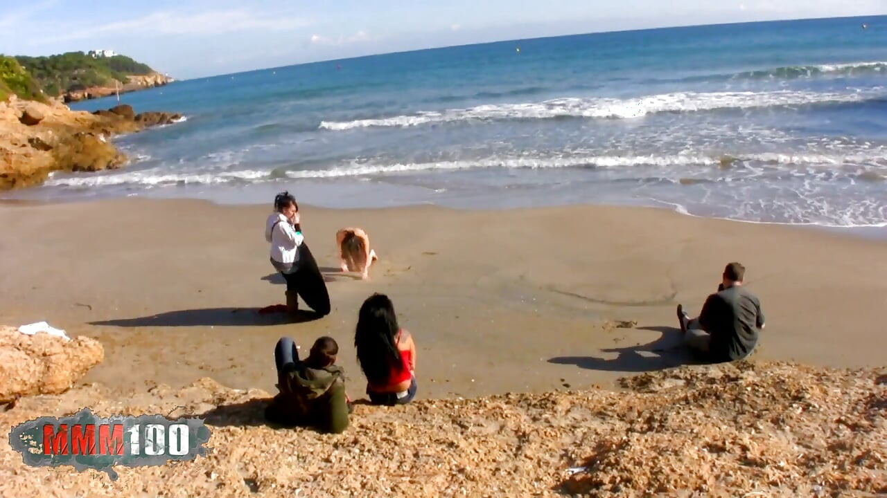 Video sexy: sesión de playa de Jessica Bitch