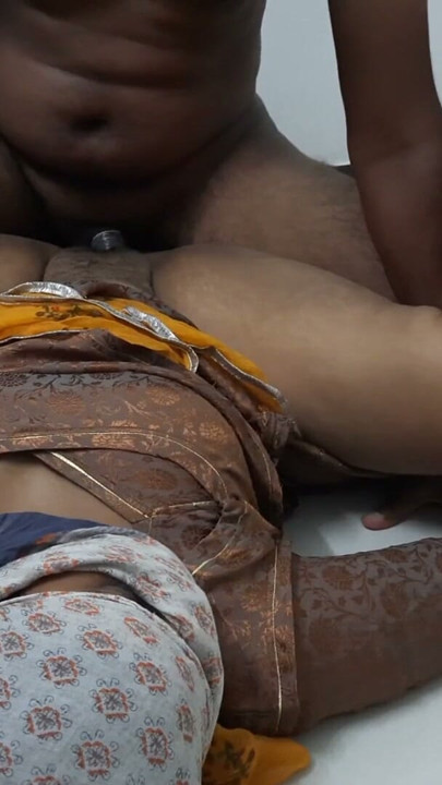 Desi Bhabhi romantic sex video hindi audio | Clip 1
