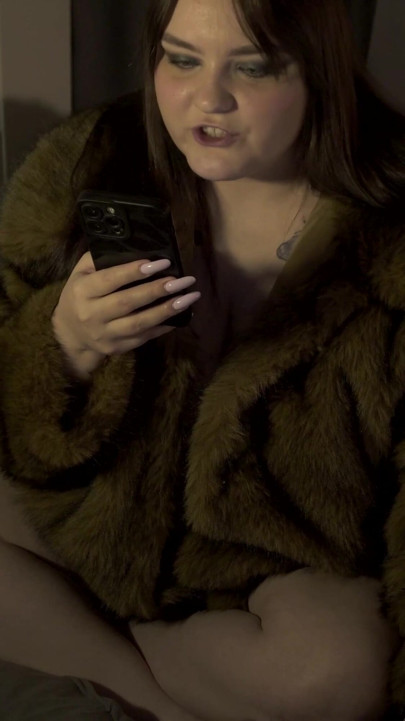 ! ARTıK BIRLIKTEYIZ! Porno hikayesi - sahibe bekaret kemeri takarken oğlunu takma yarakla sikiyor | Klip 2