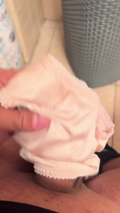 Multiple motherinlaw panty jerk off | Clip 1