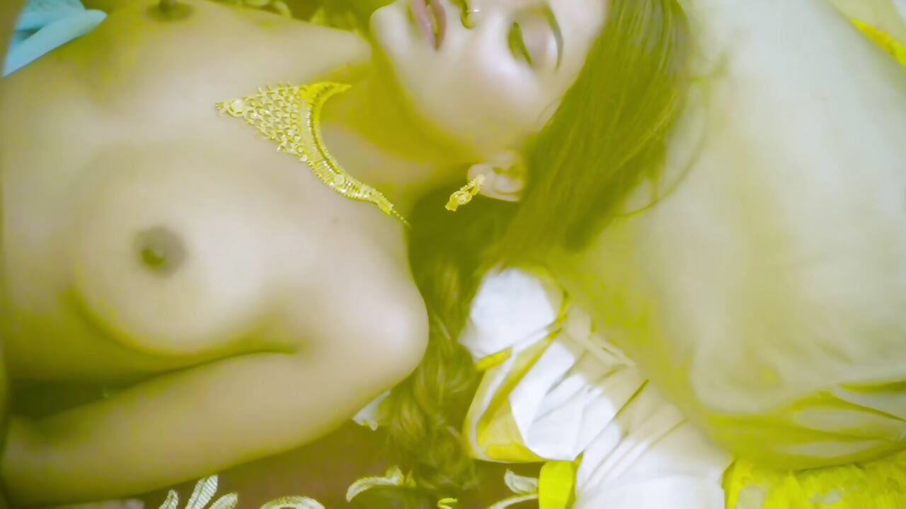 Bhabhi ki soteli bahin ko jabbar dasti room me pakad ke choda