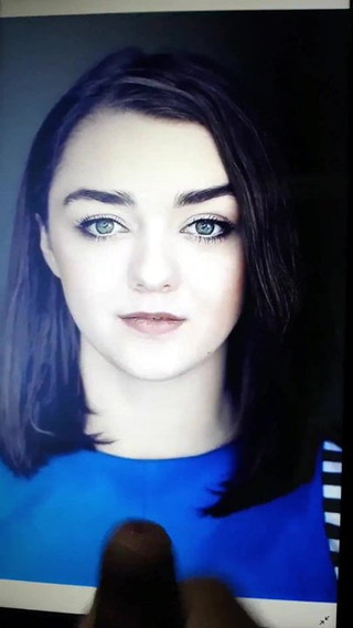 Maisie Williams sborra omaggio # 1