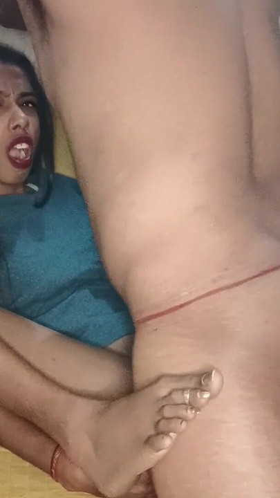 buddhe ko chadi jawani apne bete ki bahu ko goli khake pela | Clip 3