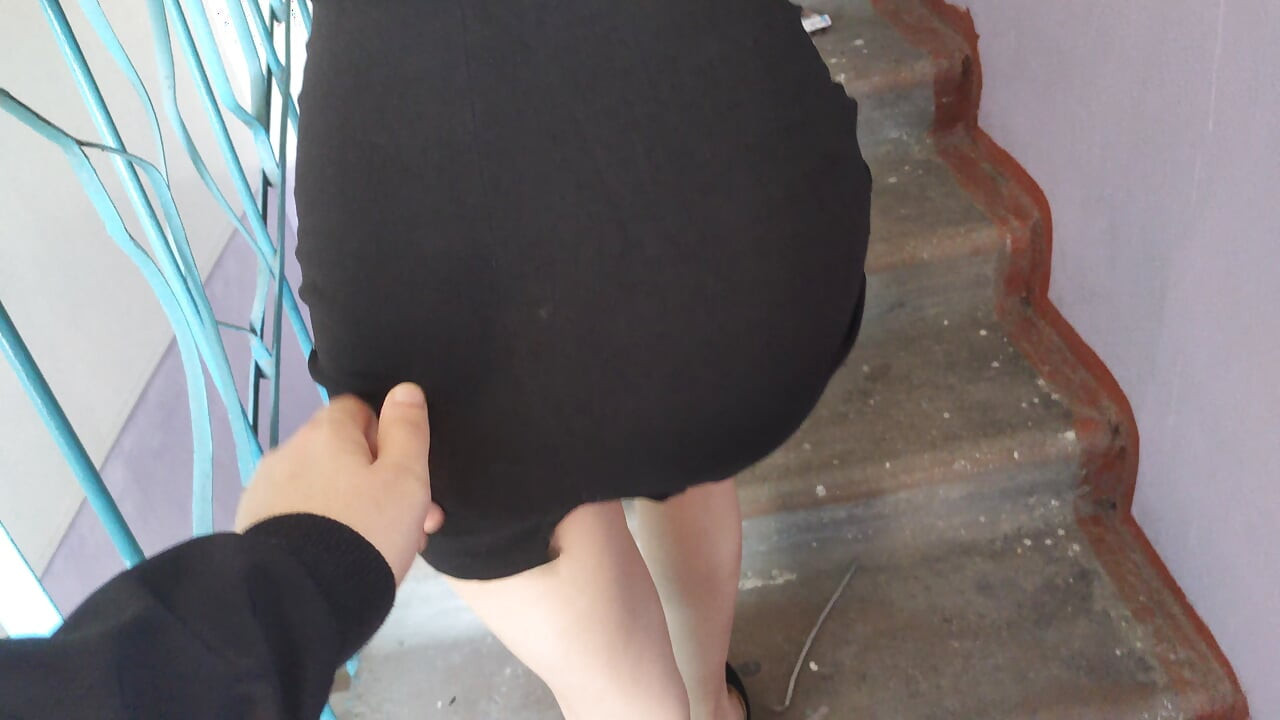 My neighbor wants my dick while her husband is at work.