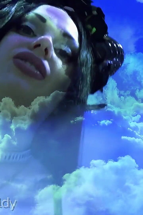 Giant succubus making you cum and crushing