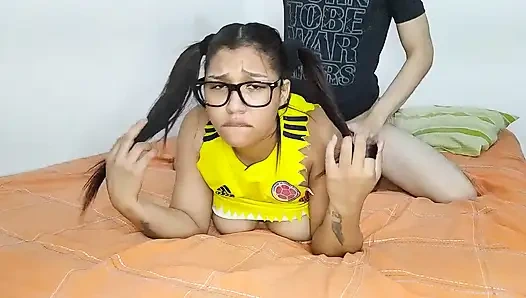 Bokep amatir "adik tiri kolombia, hot banget waktu suaminya lagi jalan-jalan ke Amerika Serikat dan ngajak abang tirinya untuk dobel penetrasi