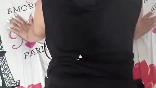 Cewek hot rambut cokelat dengan pantat bahenol lagi asik nyepong kontol besar pria asing di playstation!