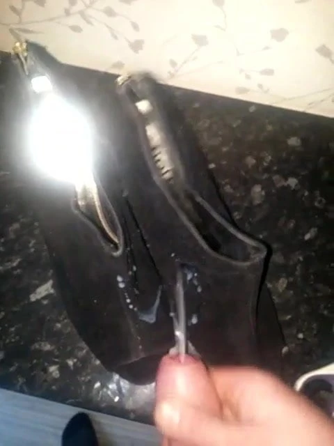 suede shoeboots
