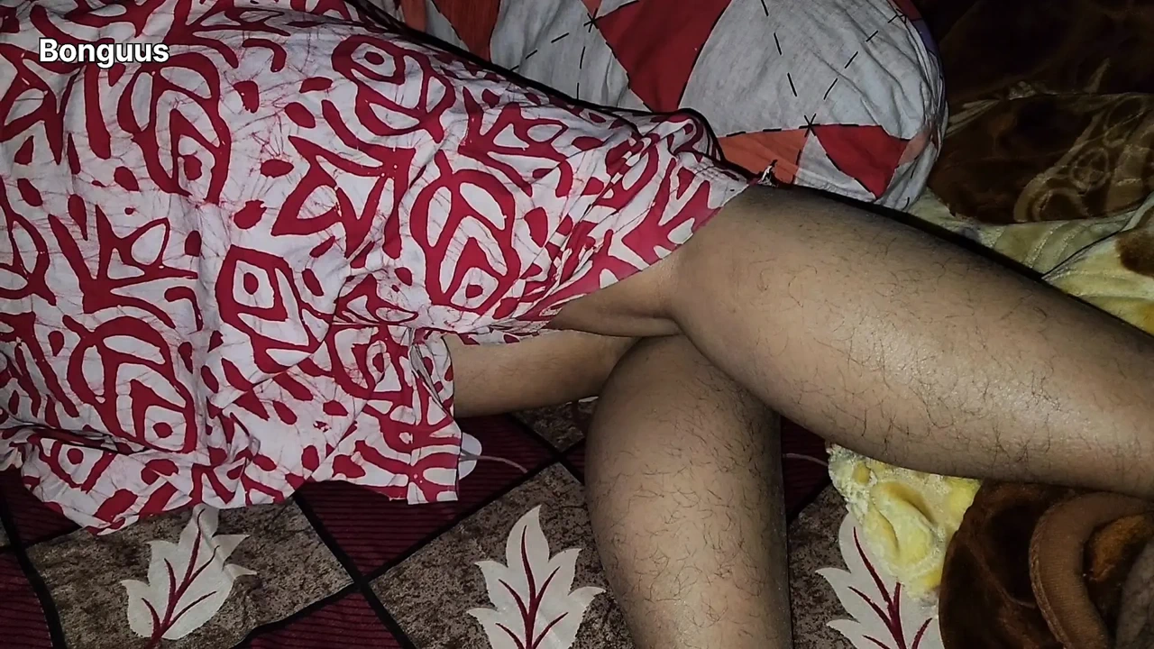 探索我的继母与热熟女同床共枕