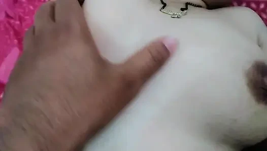 Секс с индийской домохозяйкой в домашнем видео