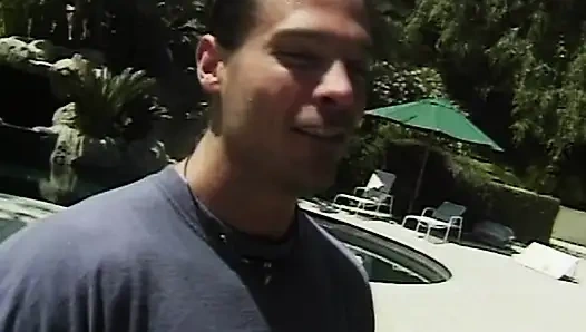 Interrassische Schwesternschaftsparty am pool