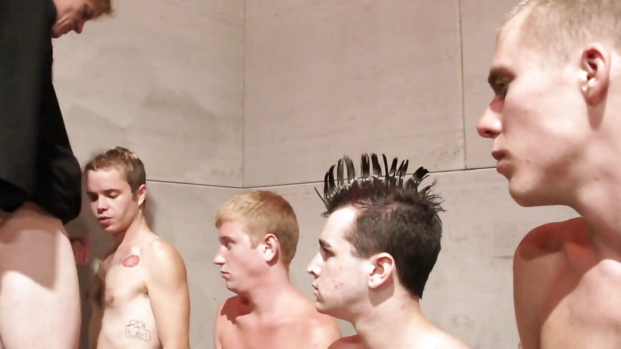 Fucked raw by the big dick of muy straight friend