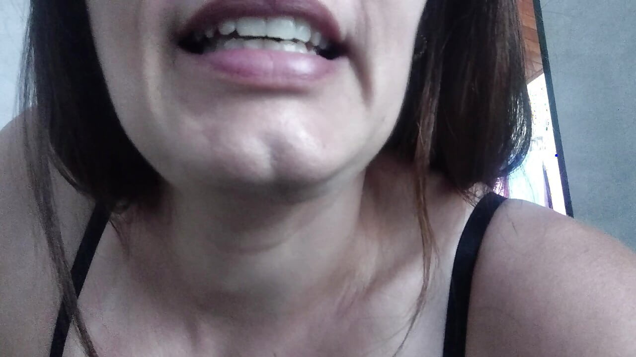 Married woman came home from the gym full of horniness and asked the cuckold to cum in her mouth