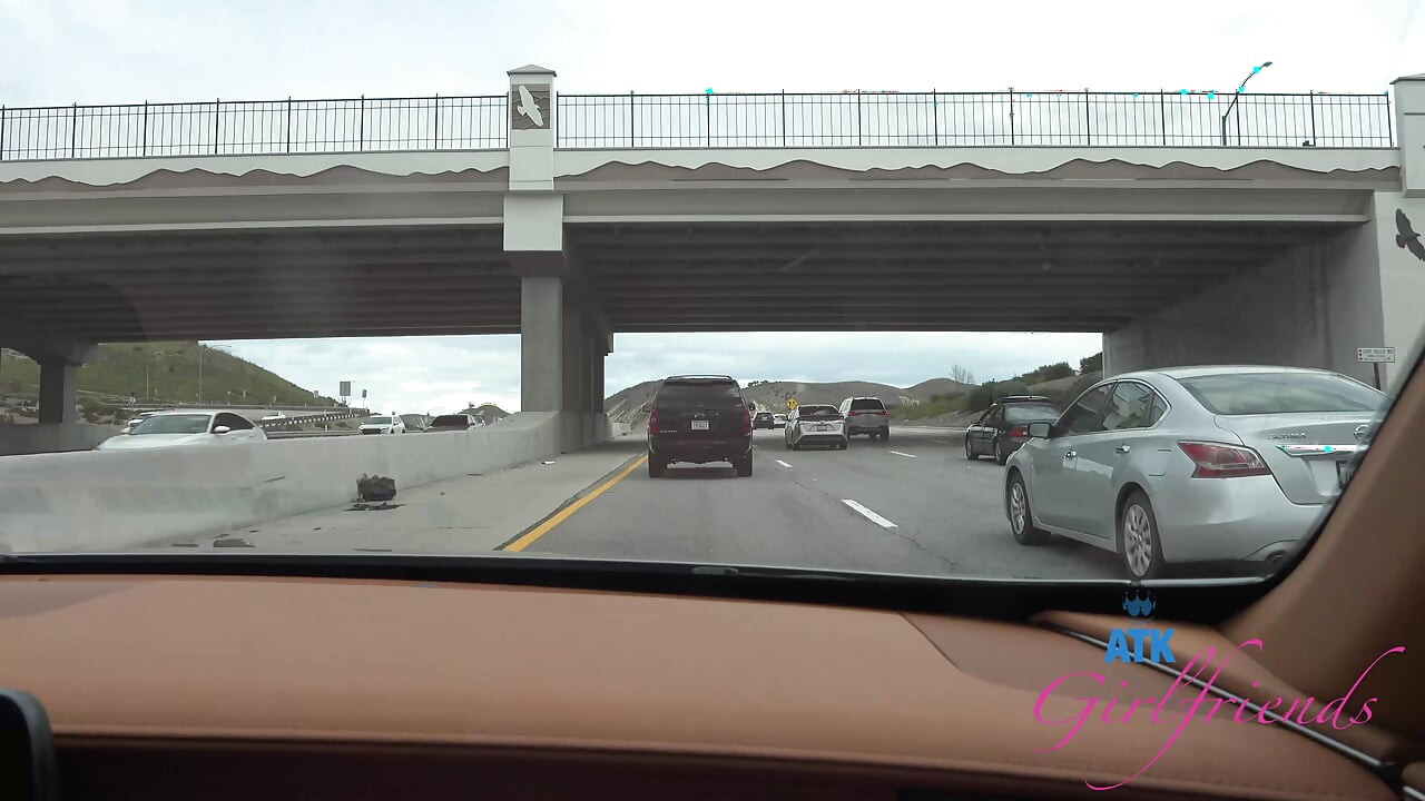 Beach Day Fun with Selena: Barefoot Sand & Shells, Then Roadside Sloppy Blowjob!