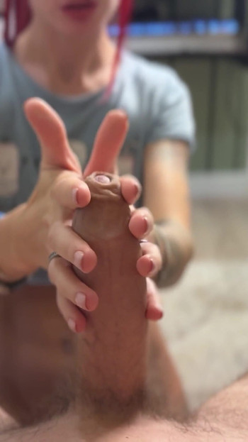 Boşalmadan 5 günlük sert basıncı engelleyerek bakış açısıyla elle muamele. hd 4k | Klip 1