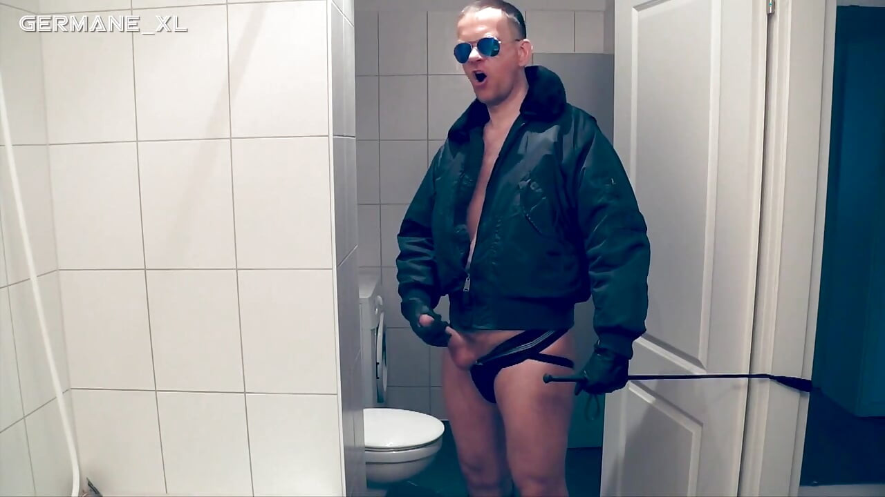Policeman Xl Cum Shots 3 (deluxe Version)