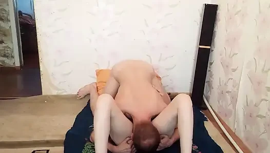 Komşum Beni Düzenli Olarak Sevişiyor