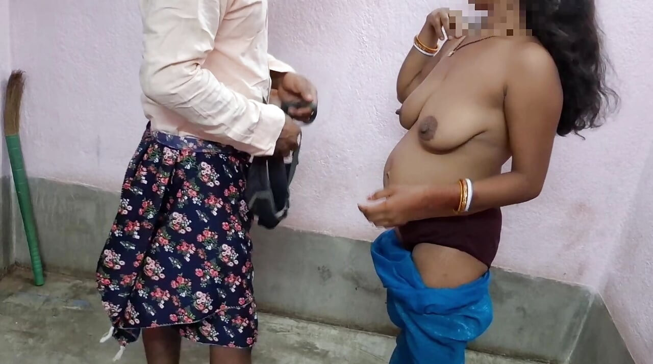 דודה סקסית עם הקטנה שלו