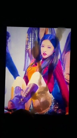 Loona Olivia Hye sperma eerbetoon 4