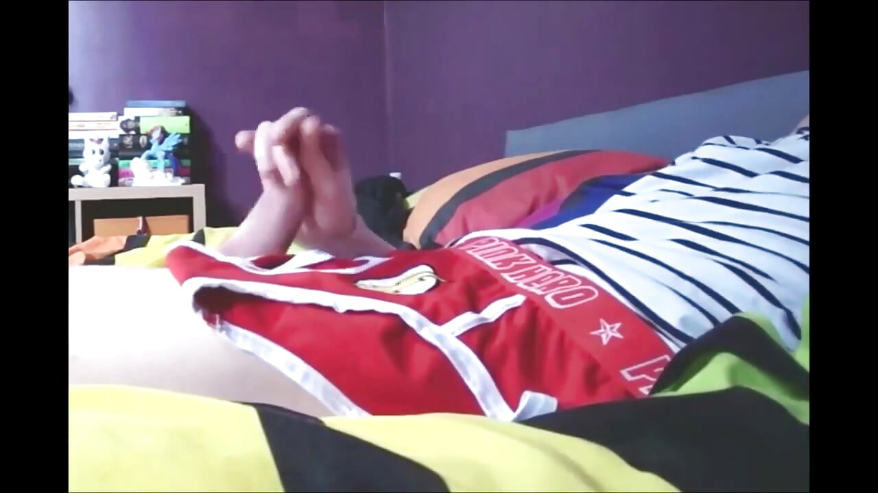 Sammy Andrews在超级英雄内衣上高潮