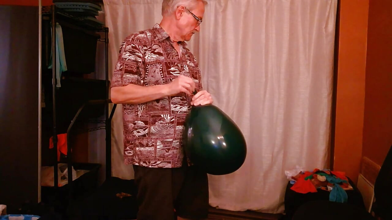 157) Two Sit 2 Pops and Blimp Balloon Hump and Cum