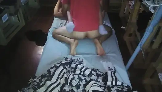 Geceleri misyoner pozisyonunda sikişiyoruz