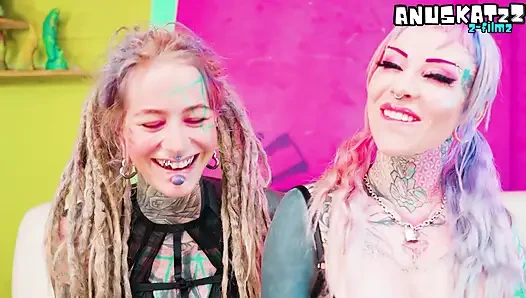 Wilder FFM-analer dreier, riesiger schwanz, hüpfende gefälschte titten &dreckige alternative schlampen