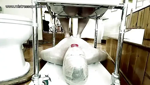 Домина госпожа April - Избиение Forrest