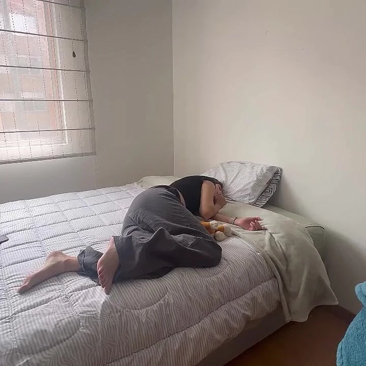 A Sensual Massage From My Fembot on the Body and Feet