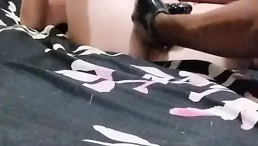 Ehefrau wird vom ehemann anwesend