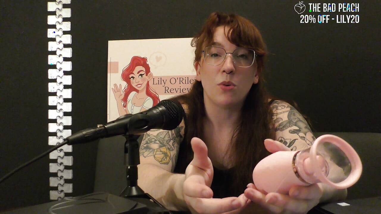 NSFW Review of the Honey Pistil Licking Vibrator From the Bad Peach
