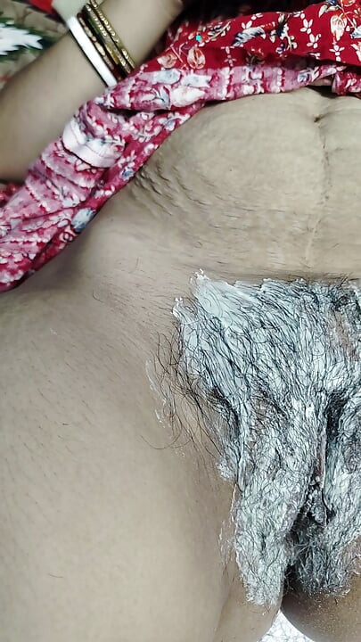 Desi Bhabhi's Clean Hair Pussy
