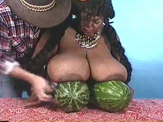 Twin towers vattenmeloner 1 av 3