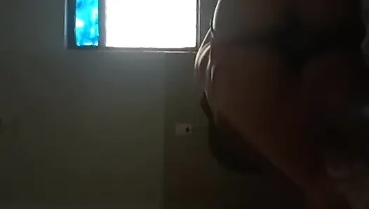 Ева не может выдержать трах, мы пошли в дешевый мотель заняться сексом