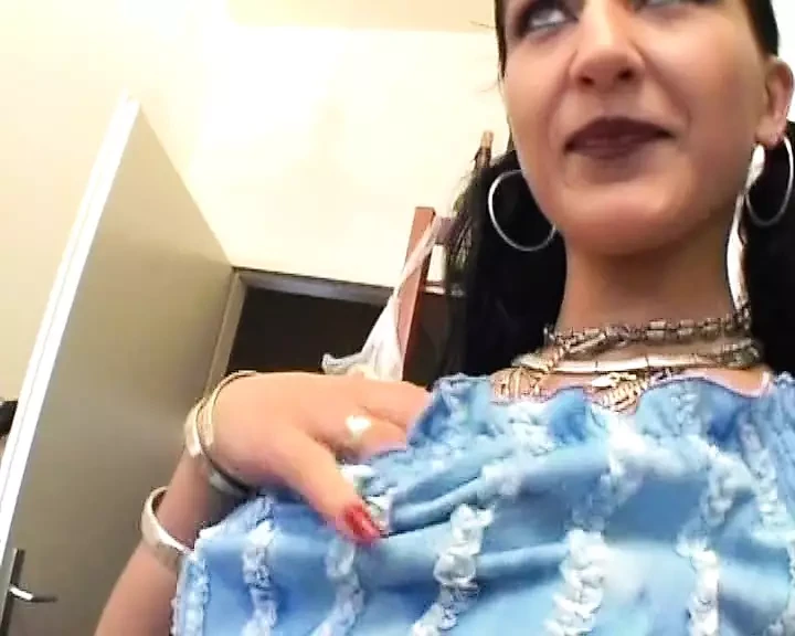 Kale balon vali jarman kamsin klojap drishy men apni choot ragarti hai