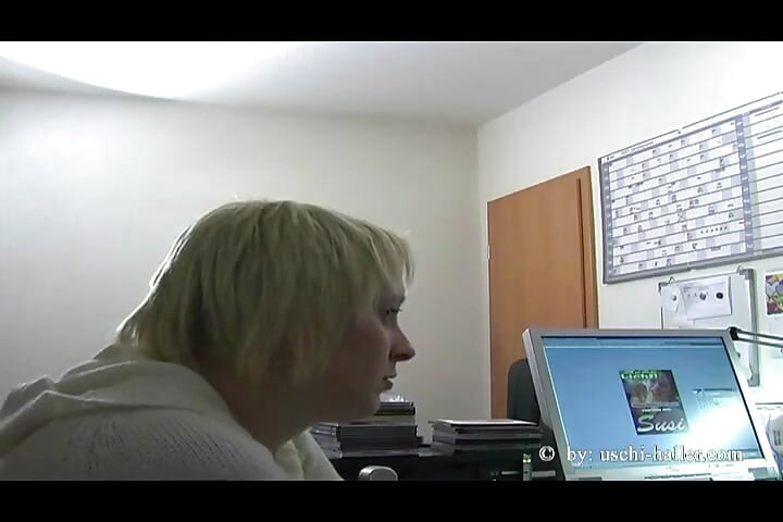 Μικρό πάρτι με παρτούζα και κατούρημα με τον Dany και τη Nathalie