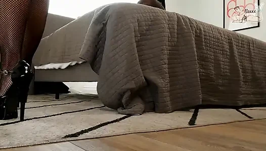 MILF pegging in keuschheit - Krystal Davis