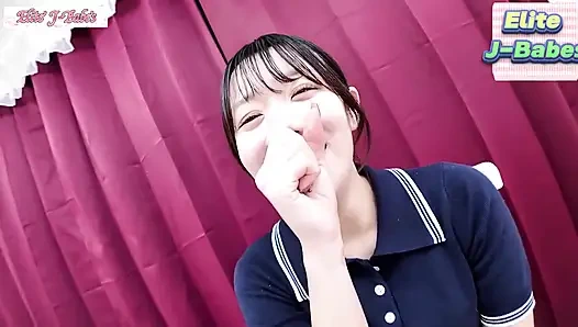 An Amateur Arrives Curious and Stylish Idol-like Charm Shines with Café-loving Sweetness