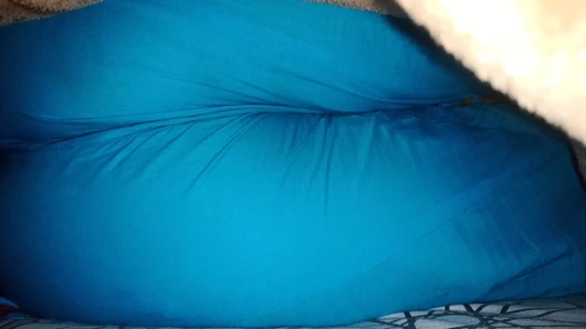 Soe bhabhi ki mast gaand per hath phera.