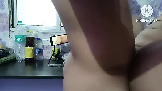Tur luar ruangan gadis cantik desi dan