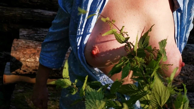 Nettleplay in public - tits - trailer