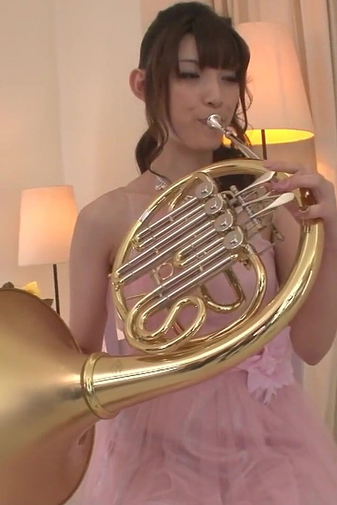 जापानी संगीत छात्रा की टीचर द्वारा चुदाई!